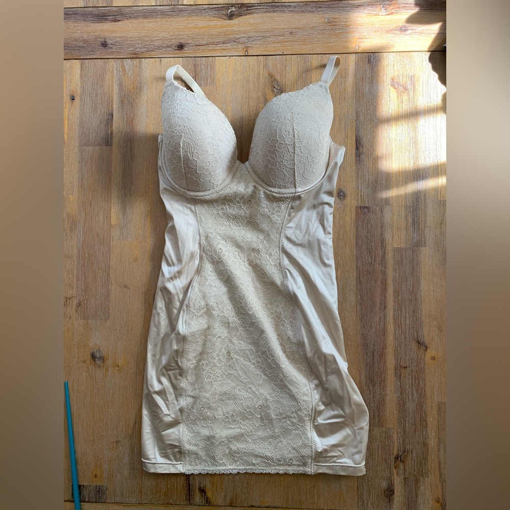 Sweet Nothings underwire shapewear slip - Size 38C - lace details in nude color